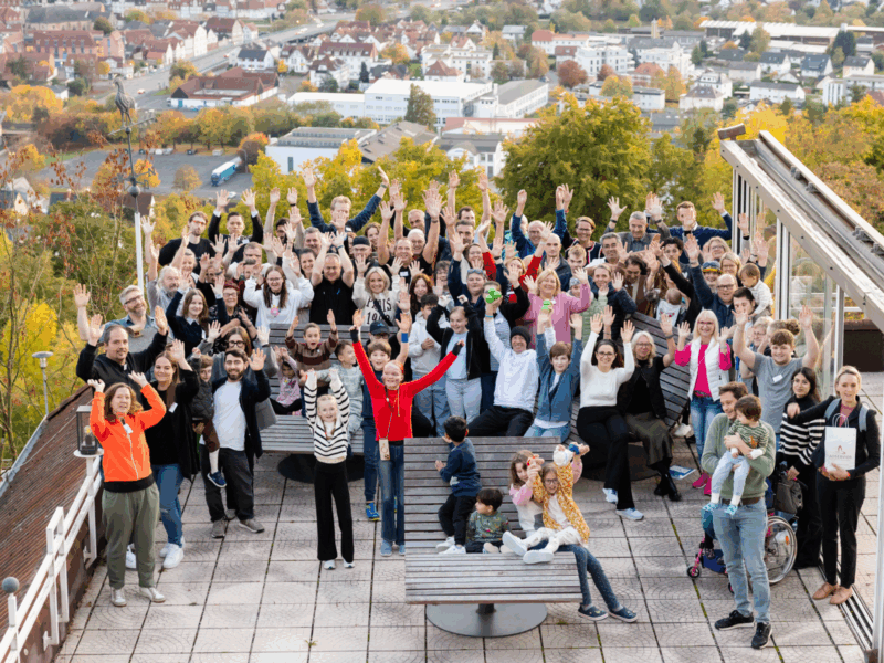 Gruppenbild vom DEBRA Deutschland-Jahrestreffen 2025 in Rotenburg an der Fulda