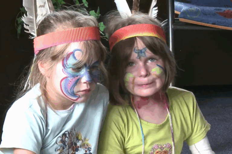 Szenenbild aus dem Dokumentarfilm "Leben mit Epidermolysis bullosa"